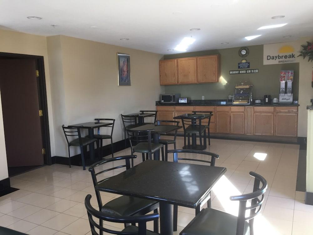 Days Inn By Wyndham Tucson Airport Bagian luar foto