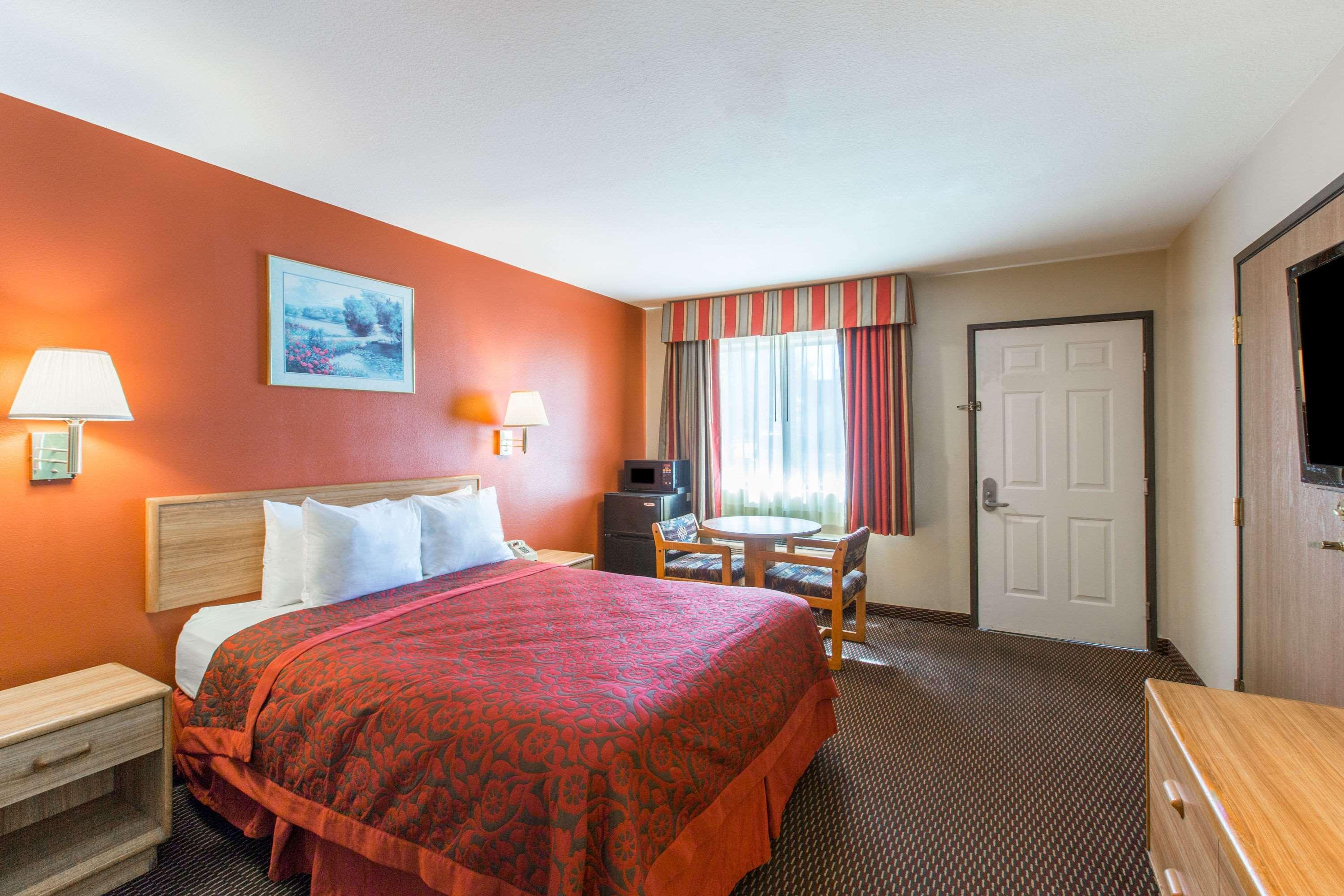Days Inn By Wyndham Tucson Airport Bagian luar foto