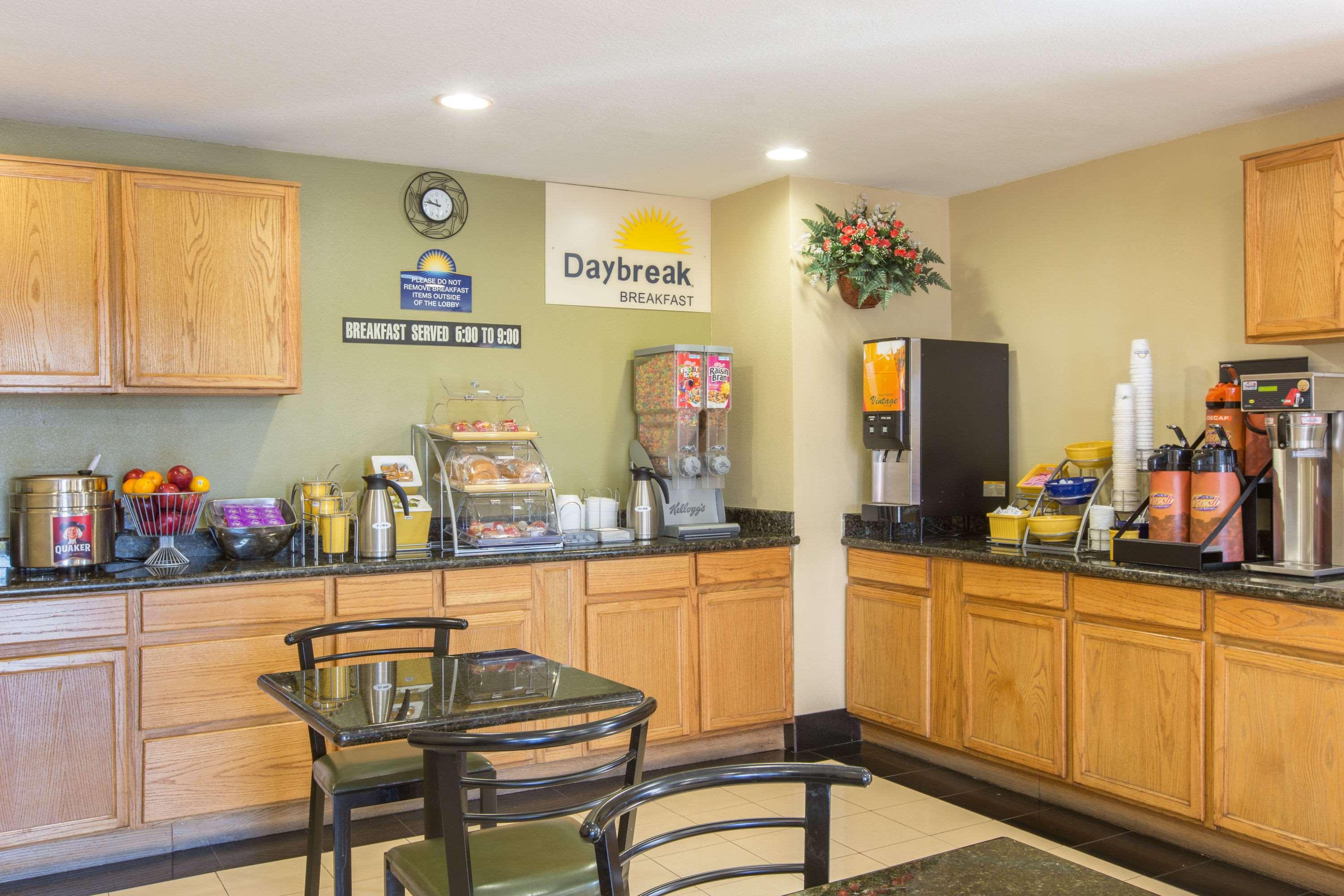 Days Inn By Wyndham Tucson Airport Bagian luar foto