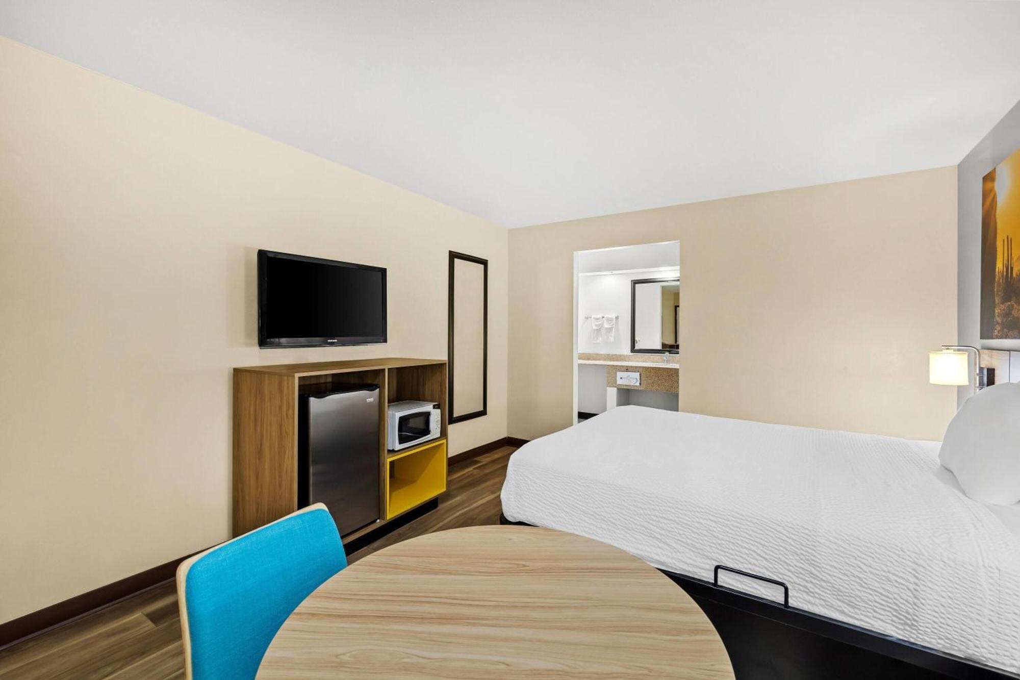 Days Inn By Wyndham Tucson Airport Bagian luar foto