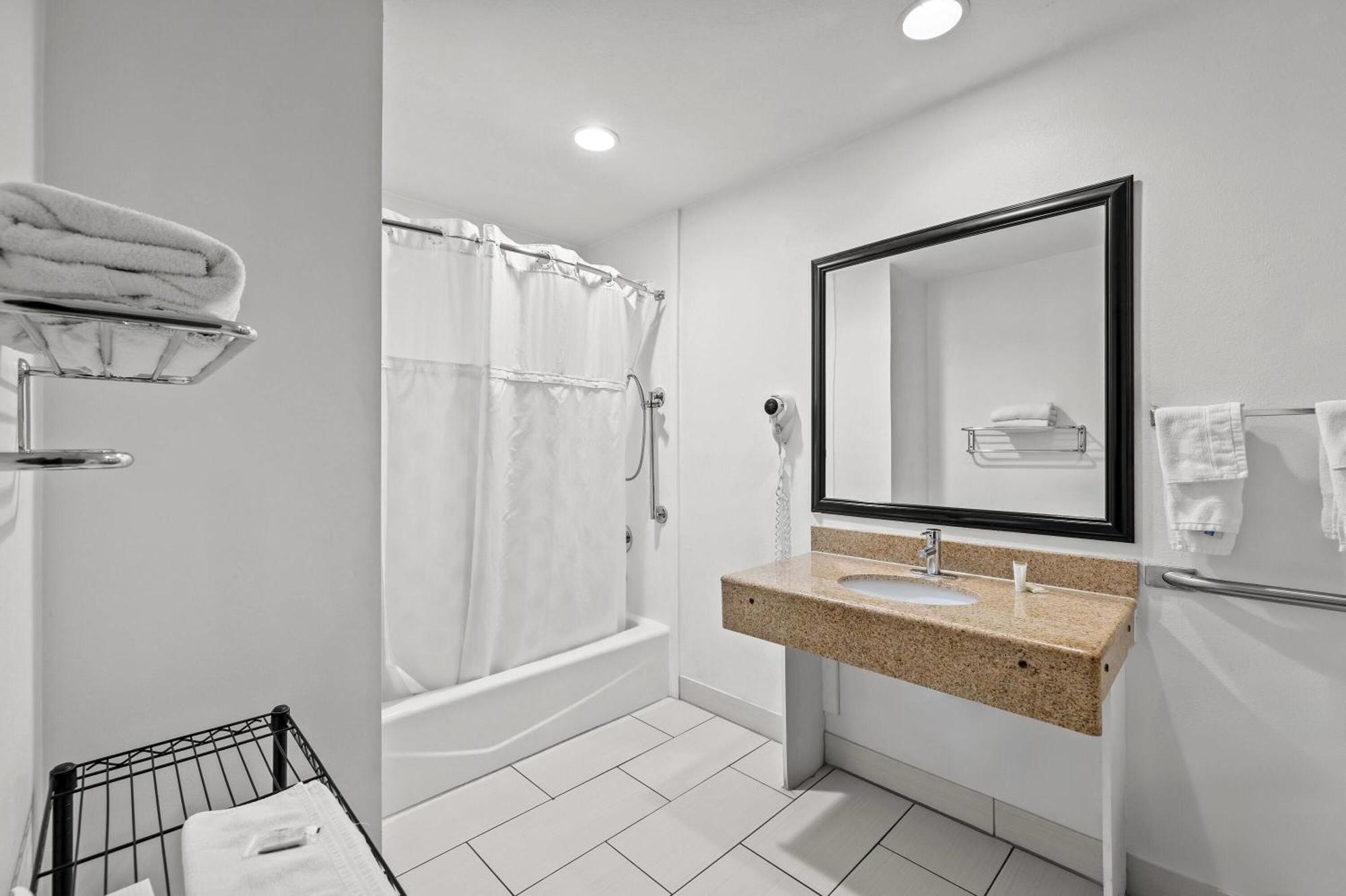 Days Inn By Wyndham Tucson Airport Bagian luar foto