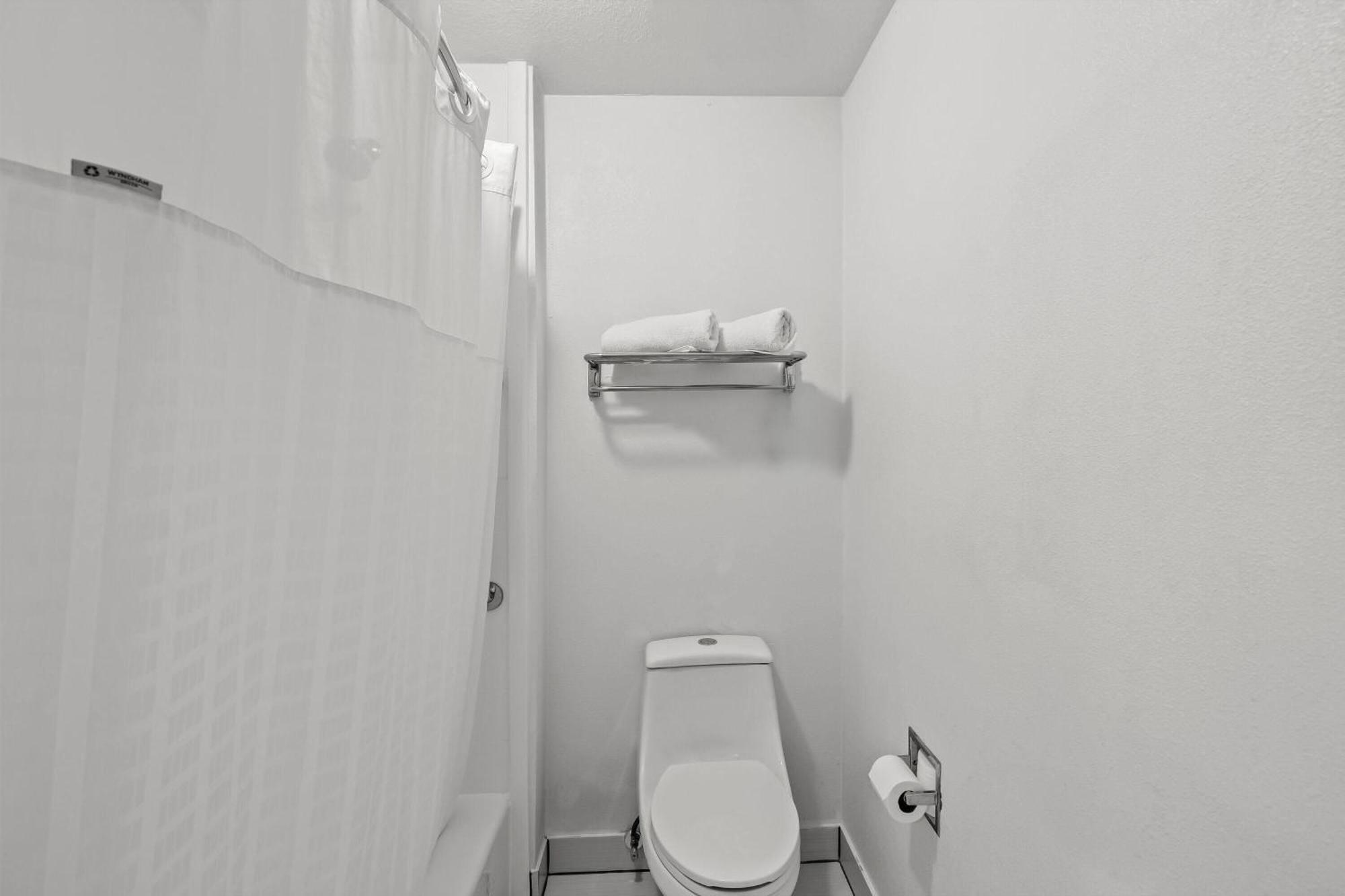 Days Inn By Wyndham Tucson Airport Bagian luar foto