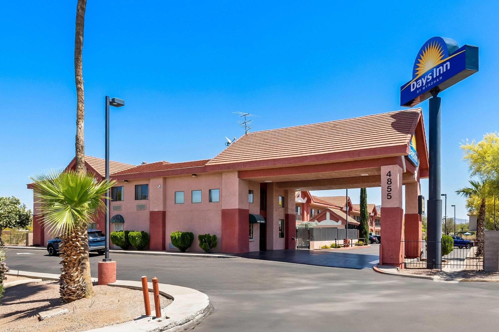 Days Inn By Wyndham Tucson Airport Bagian luar foto