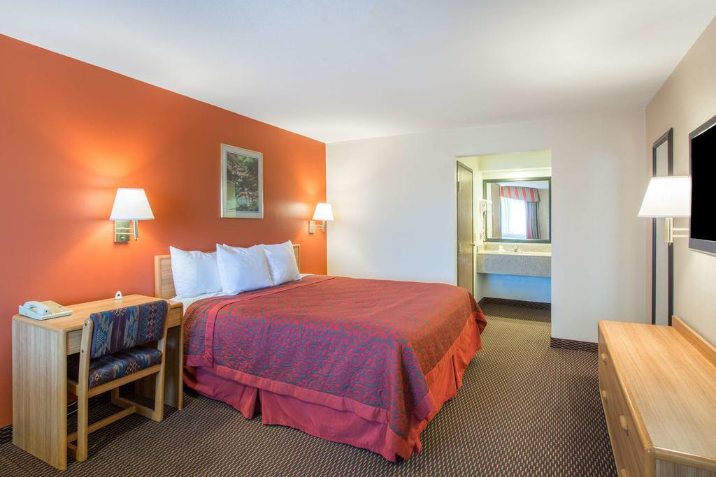 Days Inn By Wyndham Tucson Airport Bagian luar foto
