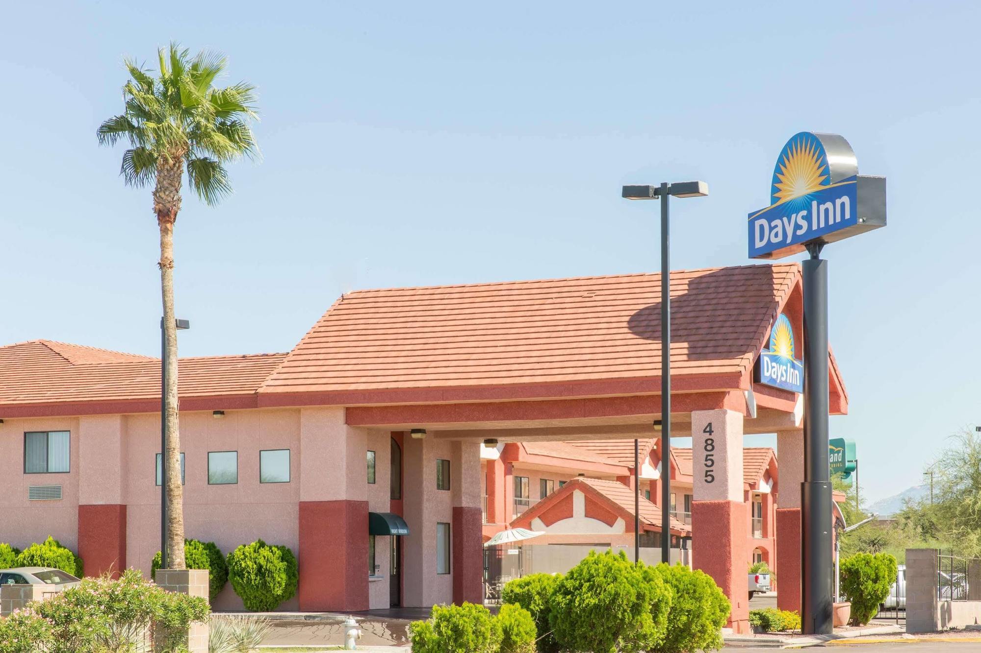 Days Inn By Wyndham Tucson Airport Bagian luar foto